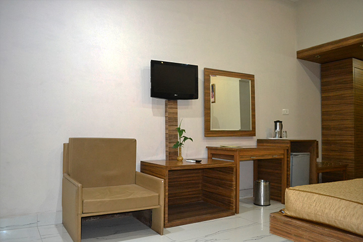 Royal Deluxe interior